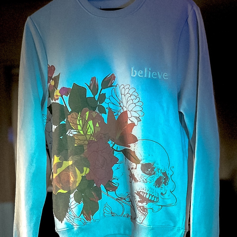 Blind Rooster Unisex Graphic Floral Skull Crew Neck Sweatshirt Baby Blue size s